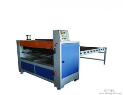 涂膠機 木工機械中的高效粘合專家